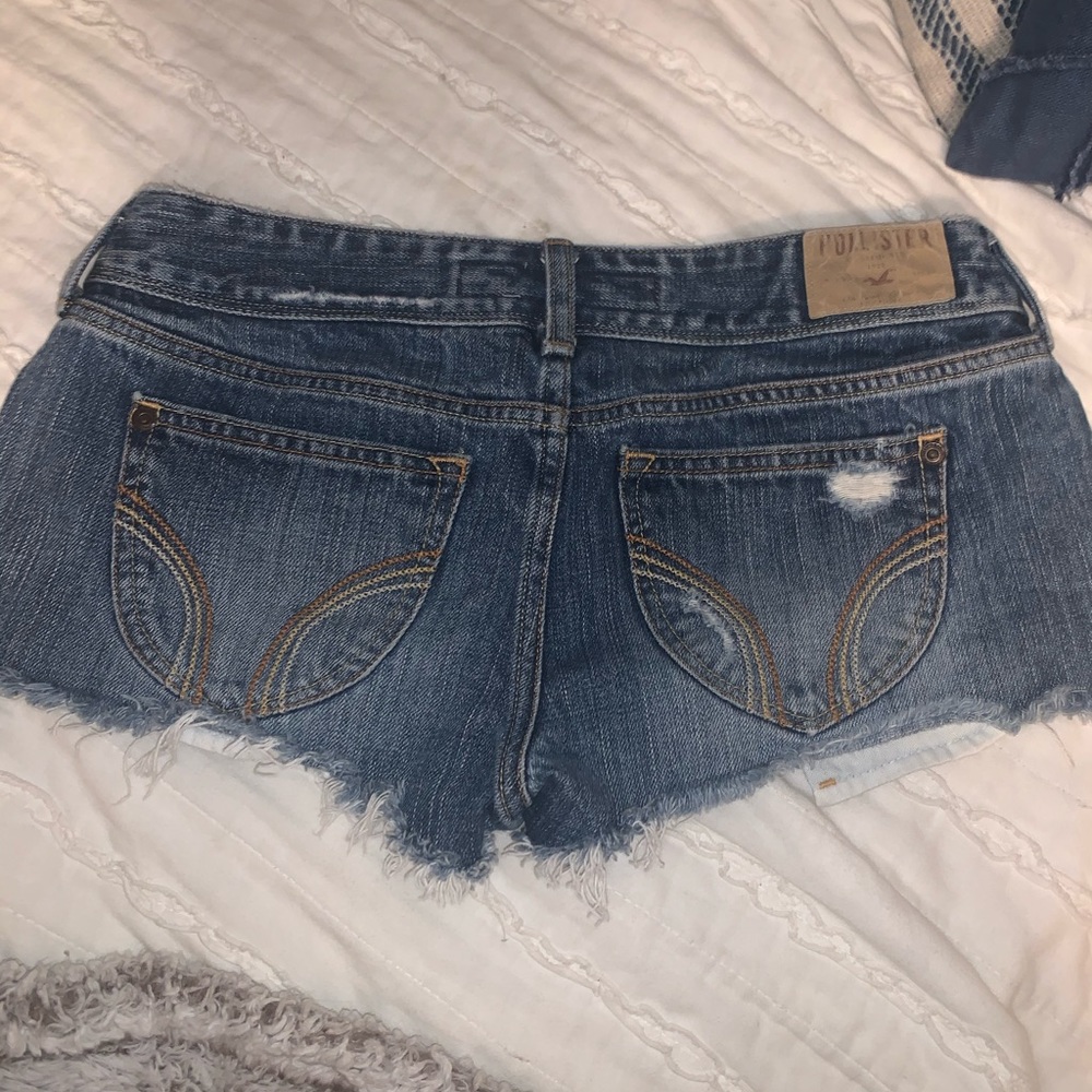 SHORTS - Picture 3 of 3